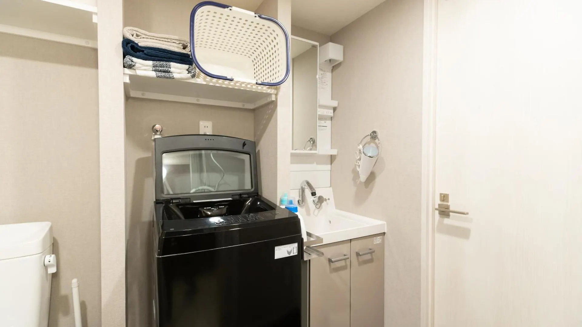Apartment Caesar House Connecting Room 201And202 Tokyo Japan